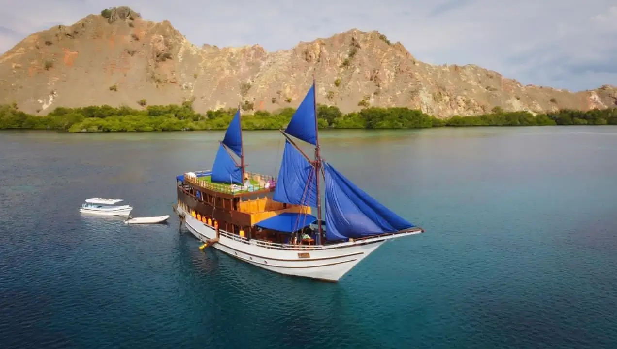 Sewa Kapal Phinisi Labuan Bajo